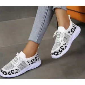 Cupcarrom Women Fashion Plus Size Spotted Mesh Breathable Round Toe Sneakers