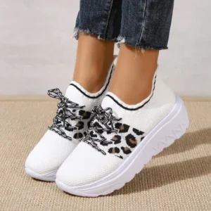 Cupcarrom Women Fashion Round Toe Platform Round Toe Flat Front Lace Up Sneakers